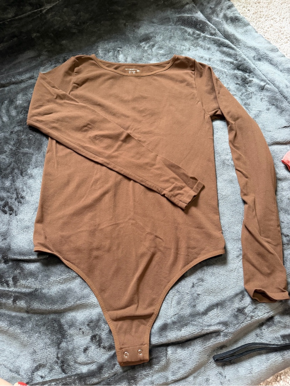 Intim free people- Women’s Long-Sleeve Brown Bodysuit — Classic Scoop Neck